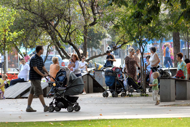 Младим паровима по 30.000 марака!